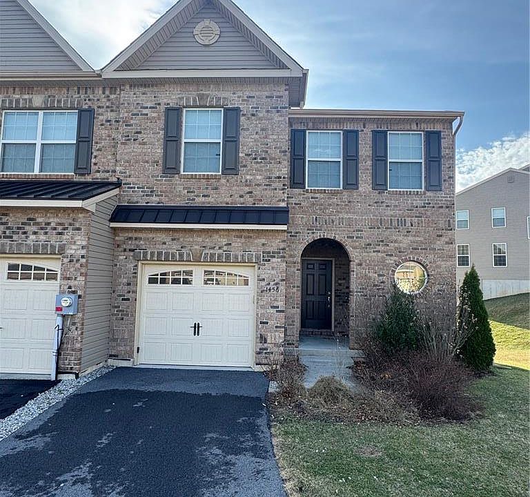1st image of 1456 Caspian St