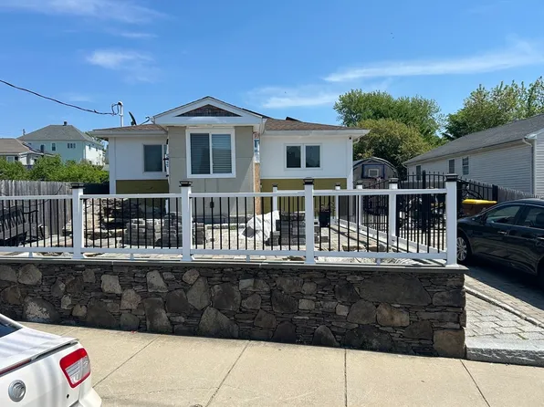 1830 Bay St, Fall River, MA 02724