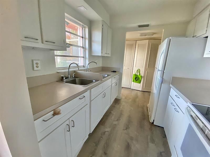 1st image of 8 Golfs Edge APT B