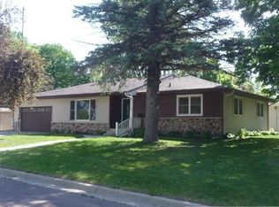 200 9th St NE, Waseca, MN 56093