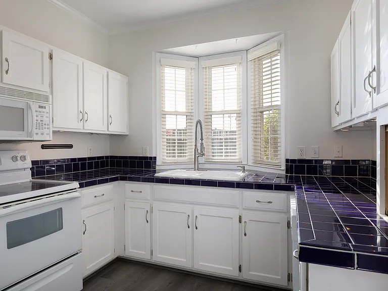 1228 Woodland Dr #1 — Photo 5