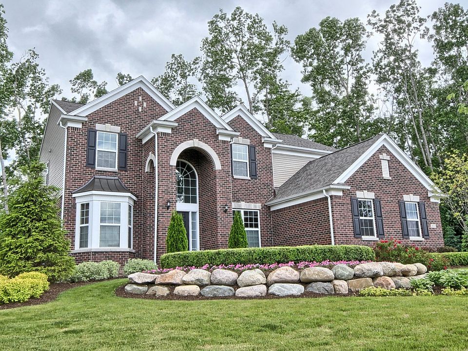 1st image of 38021 Greenwood Dr W
