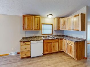 154 Northwest Dr, Bismarck, ND 58504