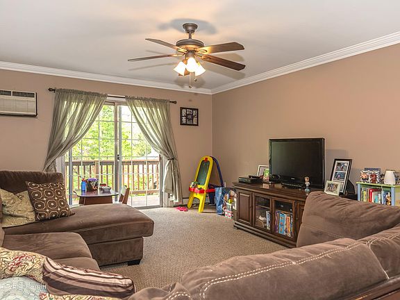 3rd image of 257 Village Dr