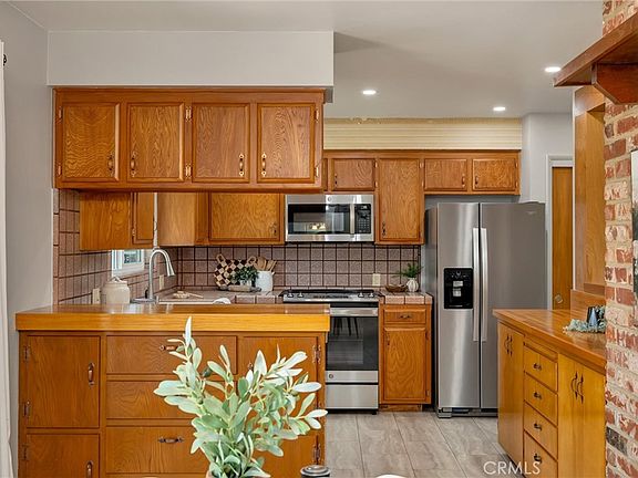 3rd image of 6268 Forest Ln