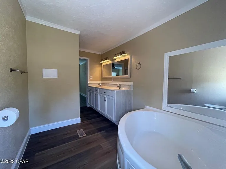 2306 Rachesky Ave — Photo 8