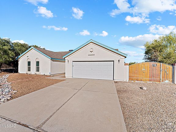 3rd image of 2780 W Calle Cuero De Vaca