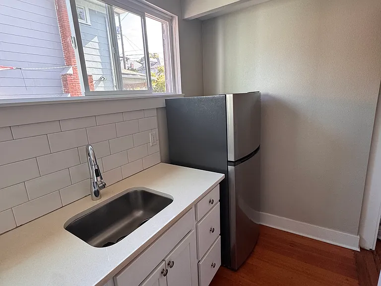 1035 SE 14th Ave #2 — Photo 16