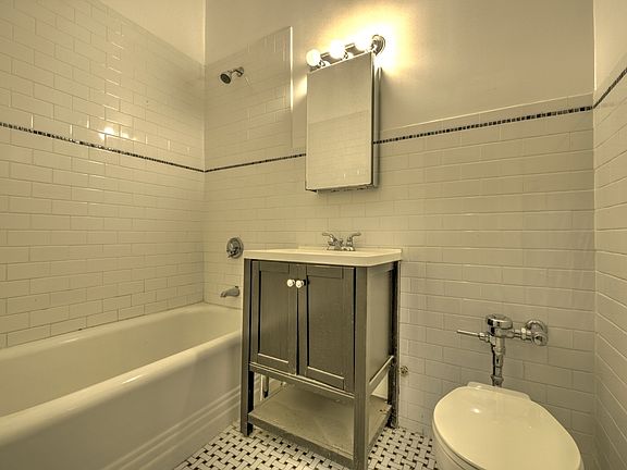 3rd image of 231 E 58th St Frnt 2