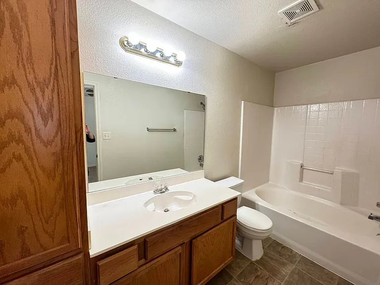 5005 John David Dr — Photo 31