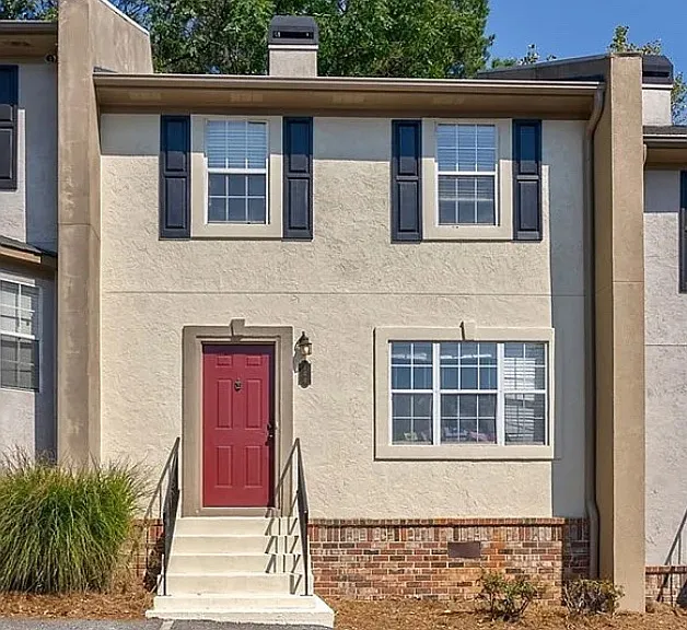 144 Tamara Ct — Photo 1