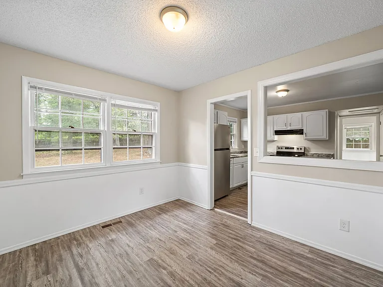 2103 Shane Dr — Photo 19