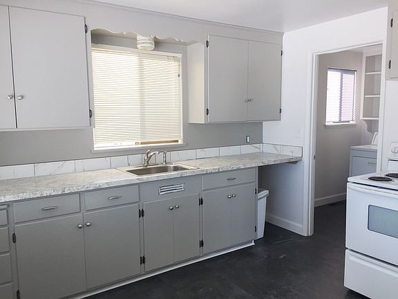 5th image of 1025 W Lakeside Dr