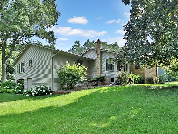 3rd image of 131 Marie Ave W