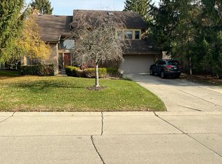 30904 Huntsman Dr W, Farmington Hills, MI 48331