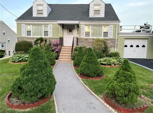 36 Canterbury Rd, Yonkers, NY 10704