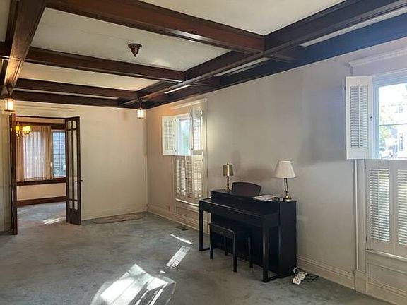 5th image of 510 E 1st Ave