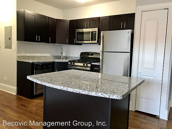 3rd image of 7736-42 N Ashland 1609-1611 W Juneway Ter #3H