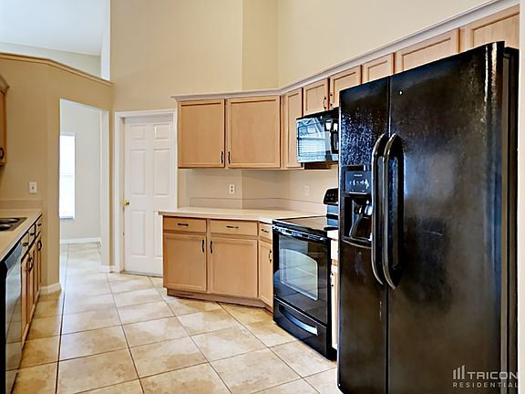 4th image of 4117 Maplegrove Dr