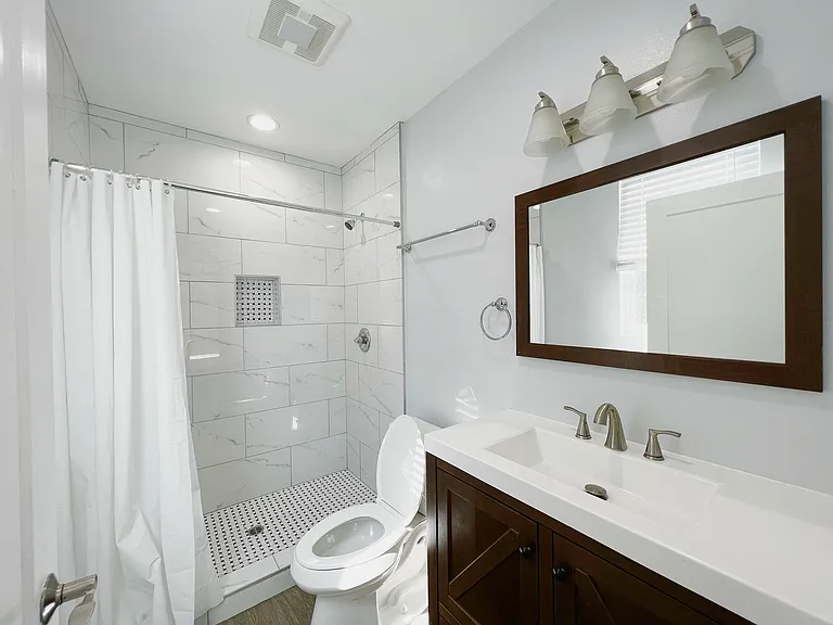 2641 S Budlong Ave #2641 — Photo 20