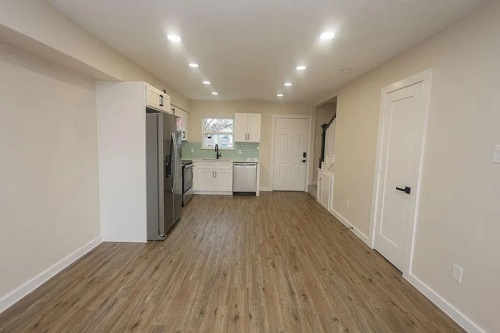 2 bed, 1.5 bath, 800 sqft, $1,375 — Photo 4