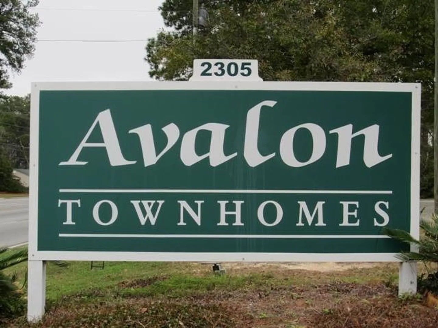 Avalon Townhomes /Washer & Dryer included!! — Photo 2