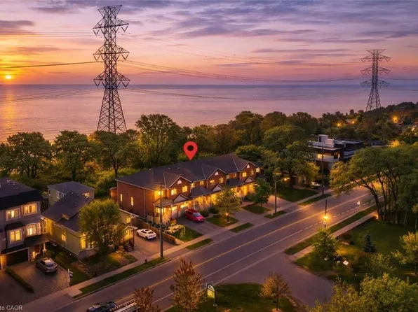 1069 Beach Blvd, Hamilton, ON L8H 6Z9