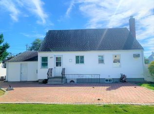 (Undisclosed Address), East Meadow, NY 11554