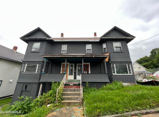 10-12 Richmond St, Adams, MA 01220