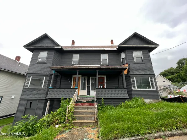 10-12 Richmond St, Adams, MA 01220