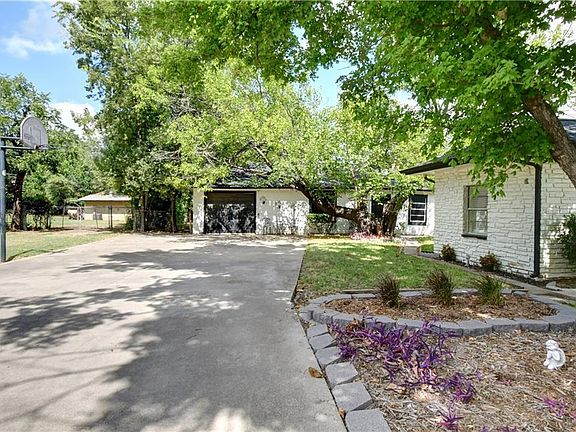 4th image of 8208 Llano Ave