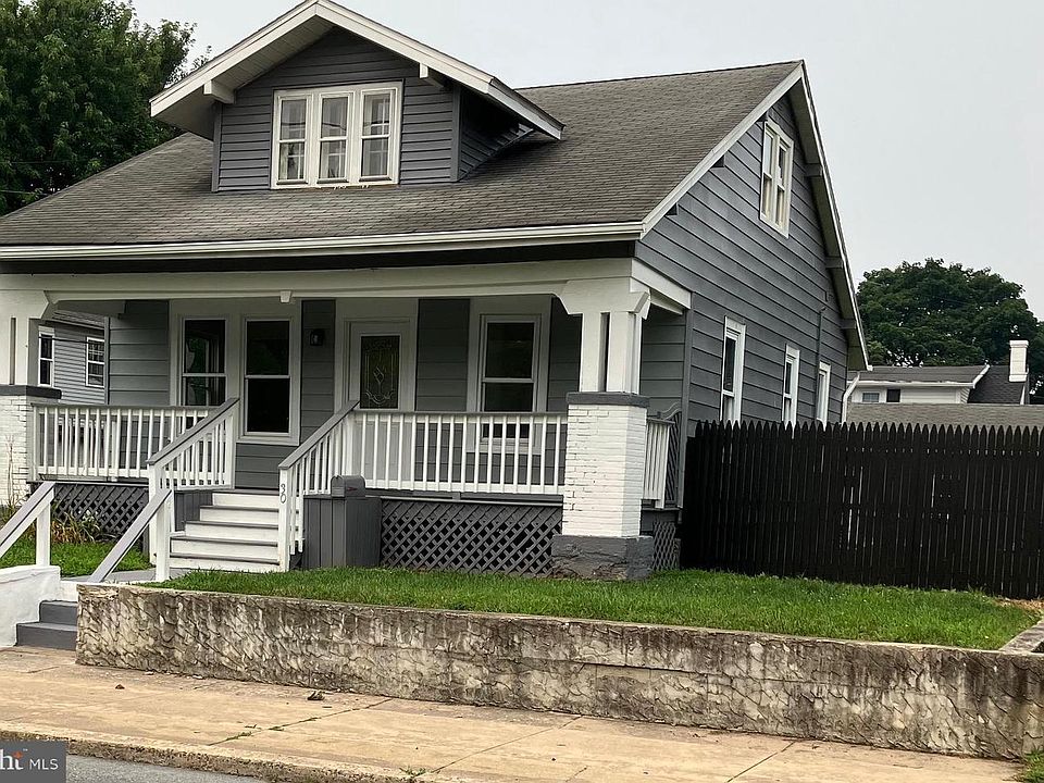 1st image of 30 E Stiegel St