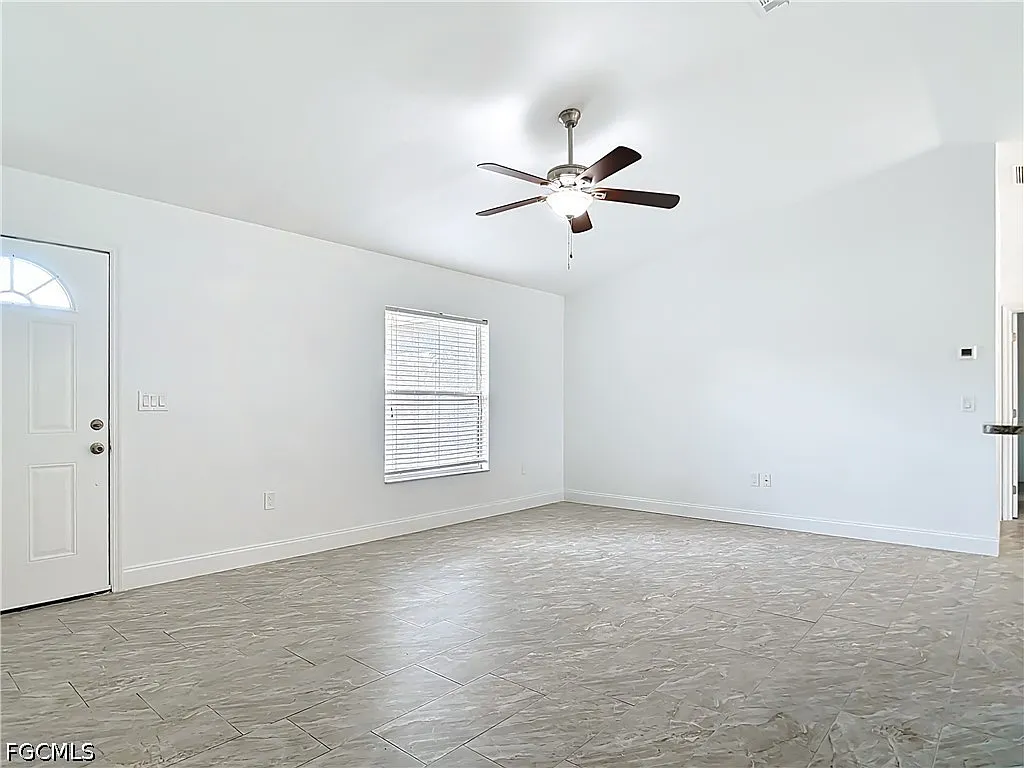 Building Photo - 18522 Robinson Ave