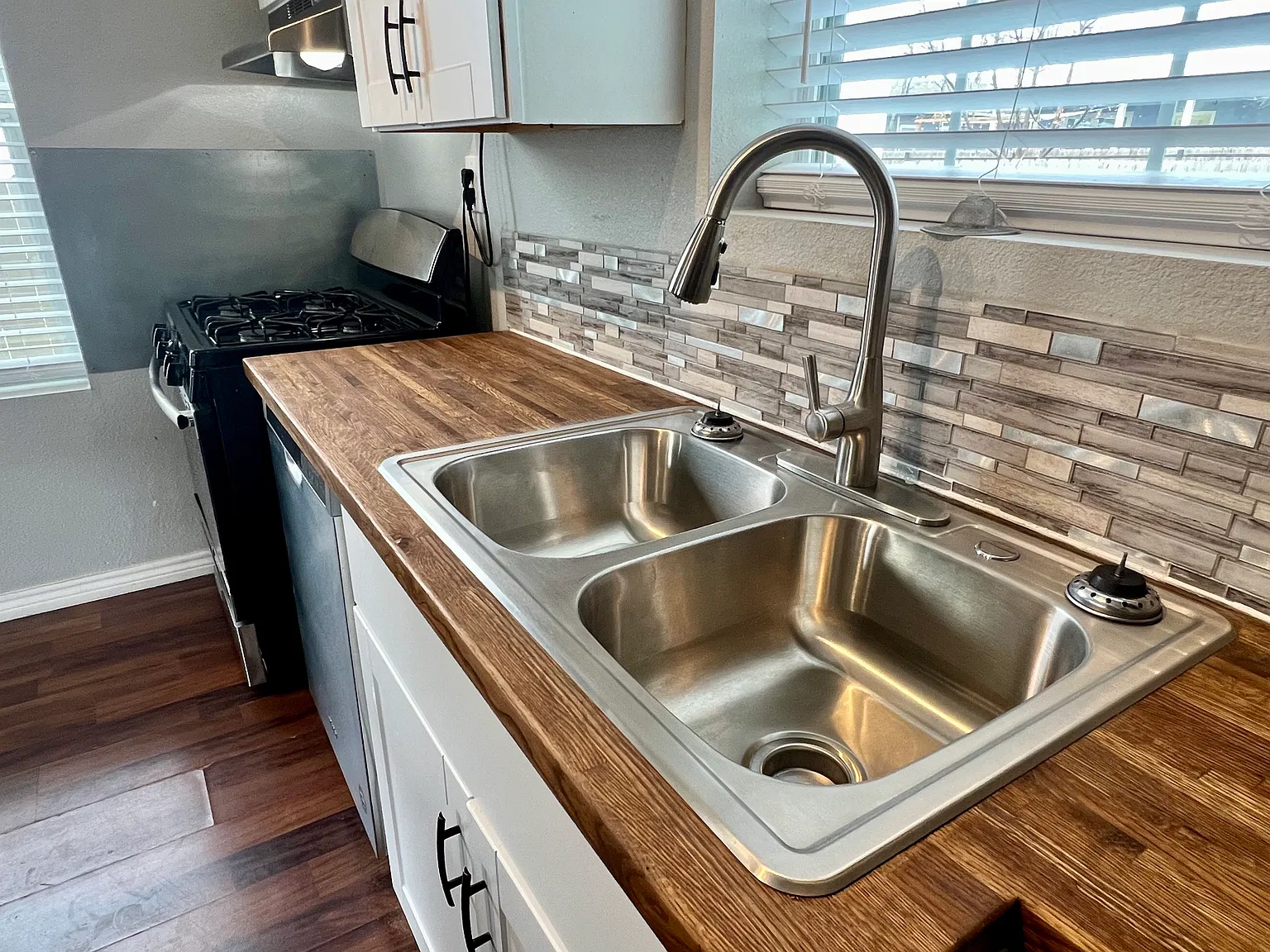 217 Douglas Way St — Photo 1