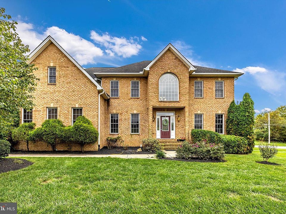1st image of 10916 Sassan Ln