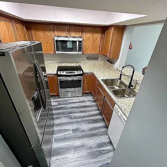 2360 Ironstone Dr E — Photo 8