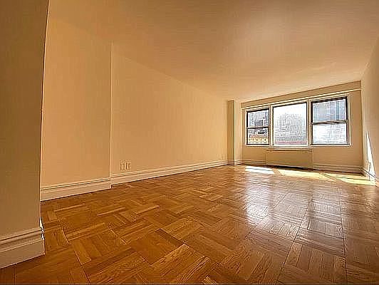 1st image of 301 W 45th St #36