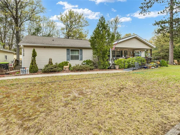 10139 Ponderosa Rd, Saint Helen, MI 48656