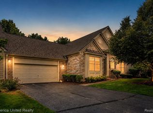 16766 Lochmoor Cir W, Northville, MI 48168