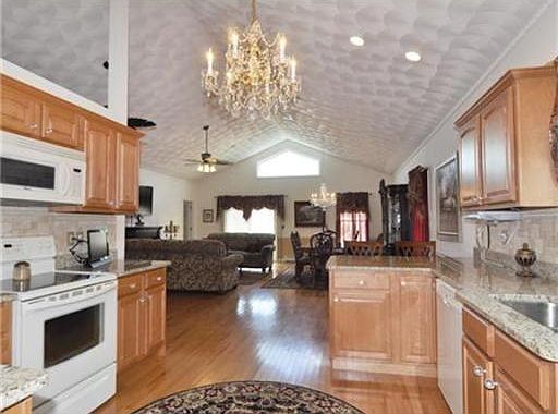 4th image of 1765 Bicentennial Way Unit I