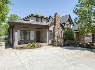 2416 Abbott Martin Rd #B, Nashville, TN 37215