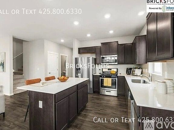 2nd image of 6454 Langley Ave #70