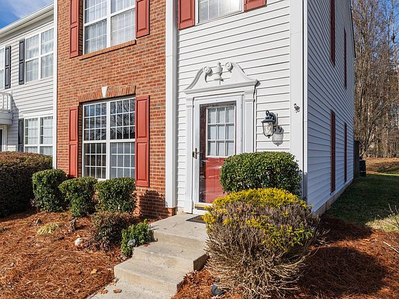 3rd image of 3959 Katherine Way