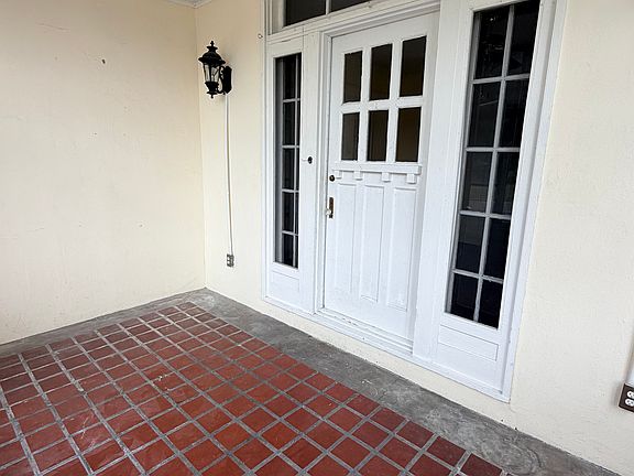 2nd image of 3850 Napoleon Ave