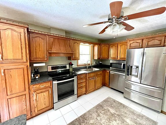 5th image of 524 Deer Trail Dr