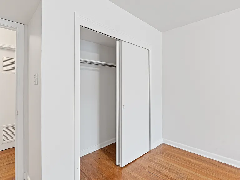 417 W Gramercy Pl #2 — Photo 12