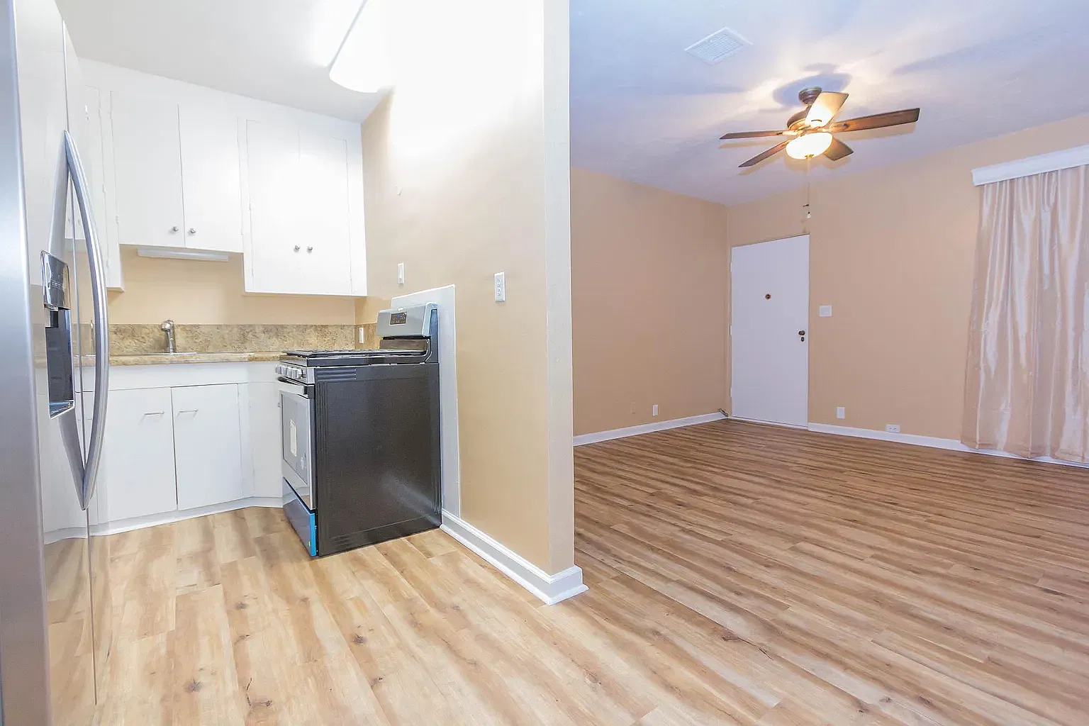 2 bed, 900 sqft, $1,750 — Photo 2