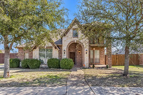 224 Crown Colony Dr Photo 1