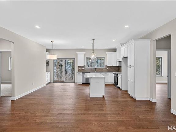 5th image of 8353 Graham Rd