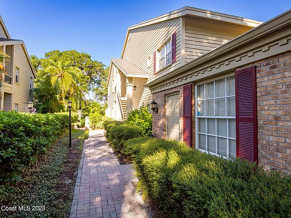 4th image of 61 Pelican Pl #601